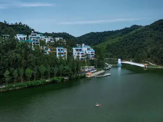 Moganshan High Mountain Forest Adventure Park · Xuan Yong Shilily Hotel