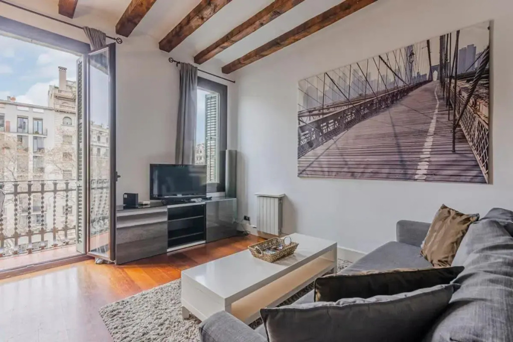 Modern and bright 3BD apartment by Gran Via - Plaza España