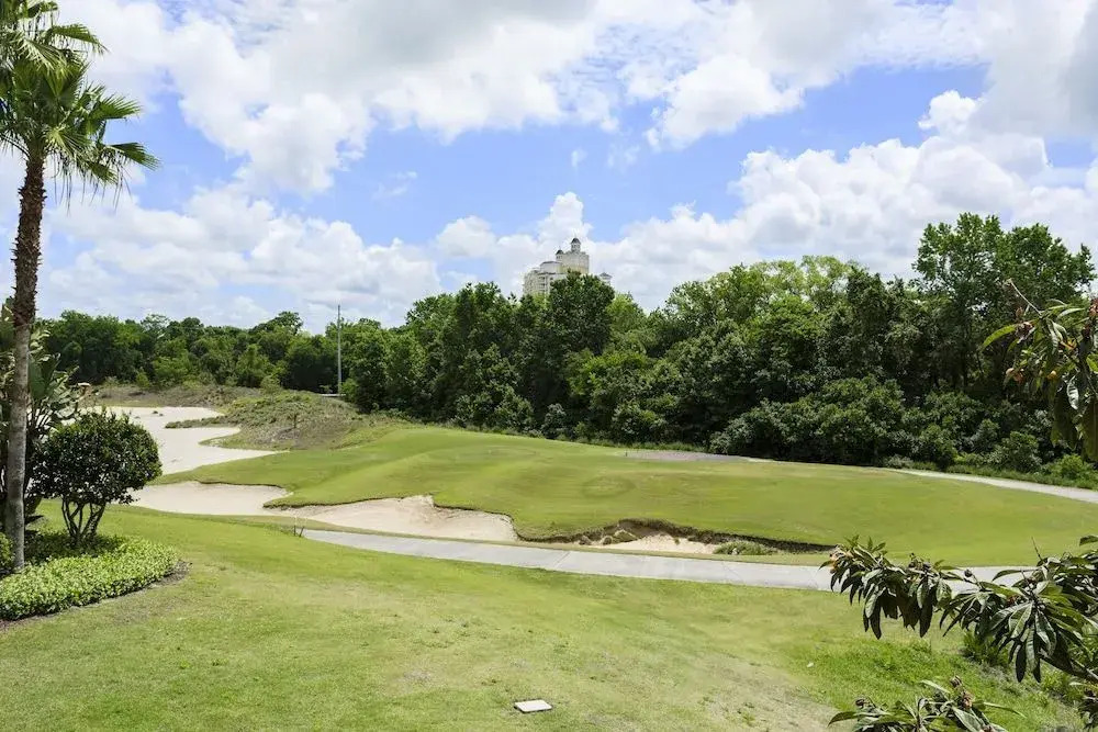Reunion Backing Onto Golf Course 3 Br condo by RedAwning