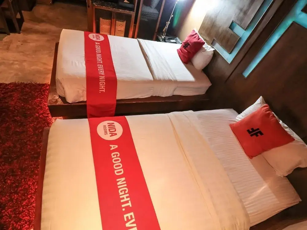 Nida Rooms Khlong Toei le Metro