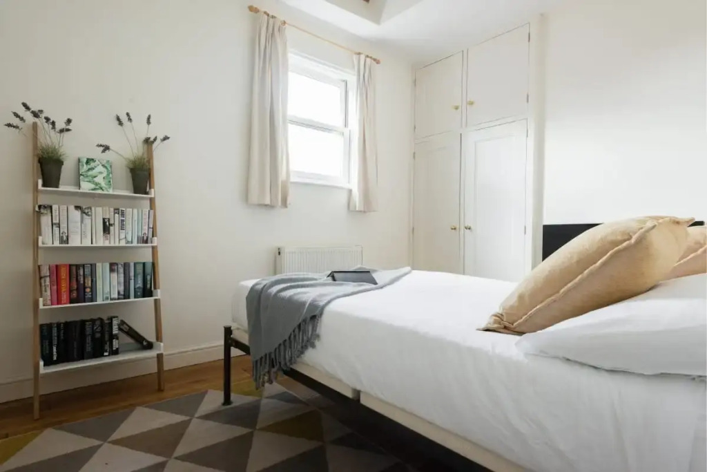 The Great Clarendon Lodge - Large & Stylish 4BDR Home