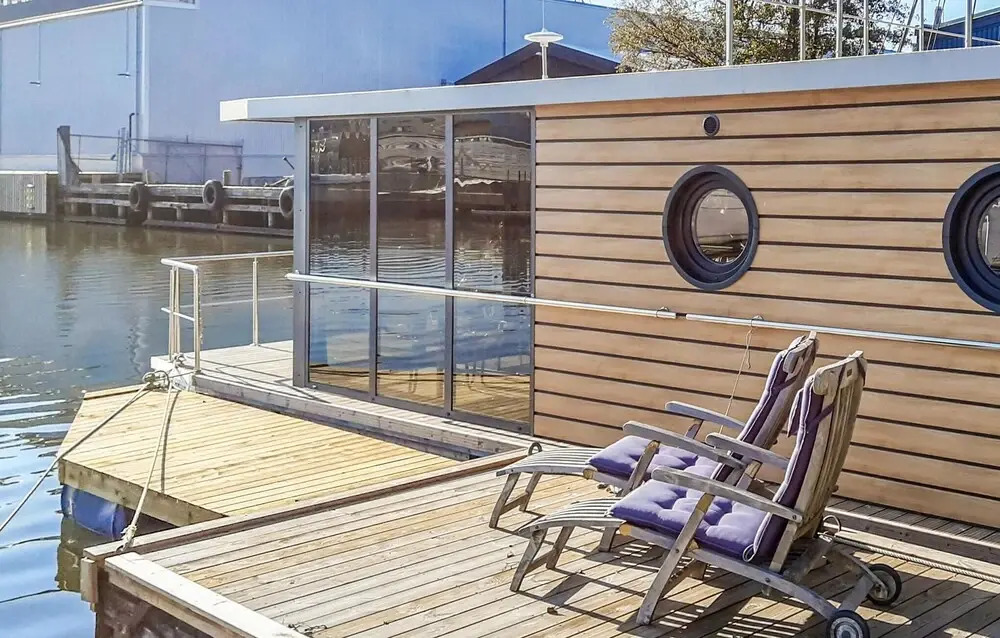 Beautiful Ship/boat in Göteborg With 2 Bedrooms and Wifi