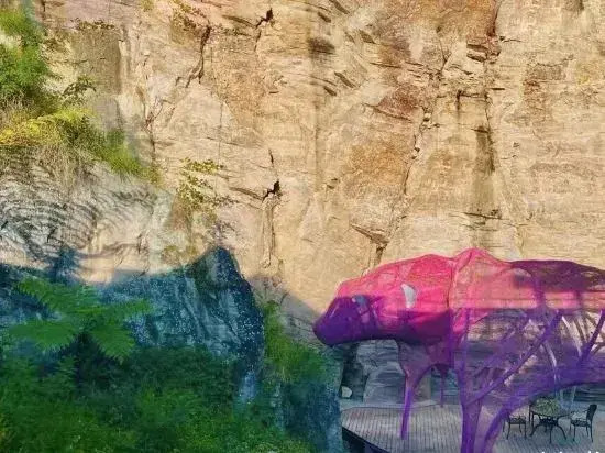 Zizai Cliff Hotel