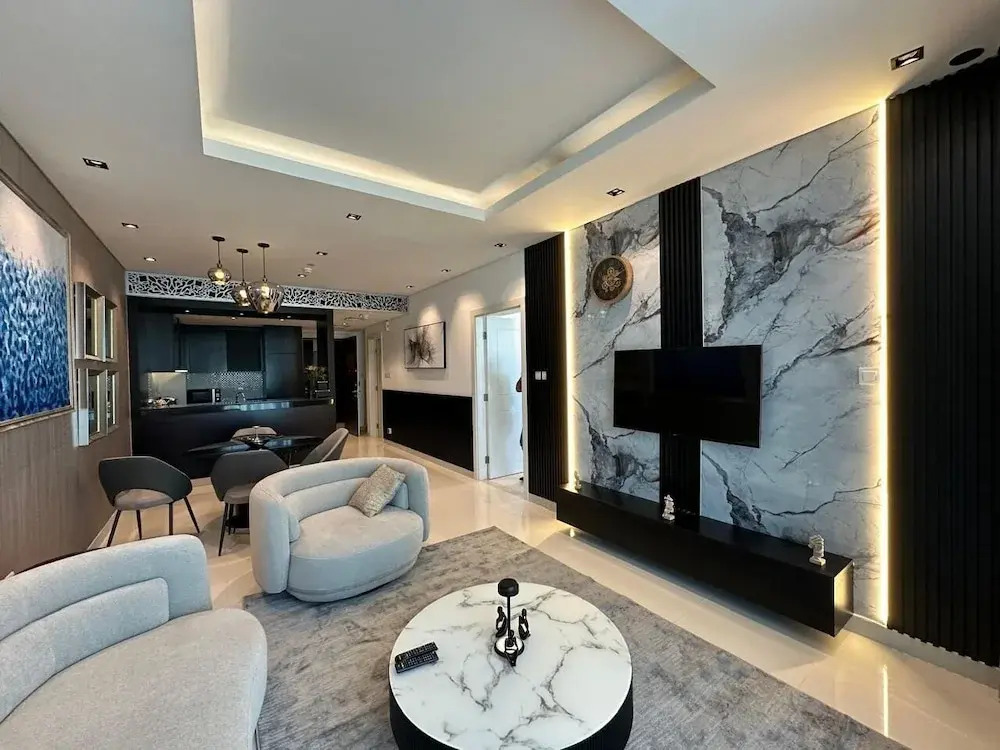 Elegant 1BR with Downtown & Burj Views