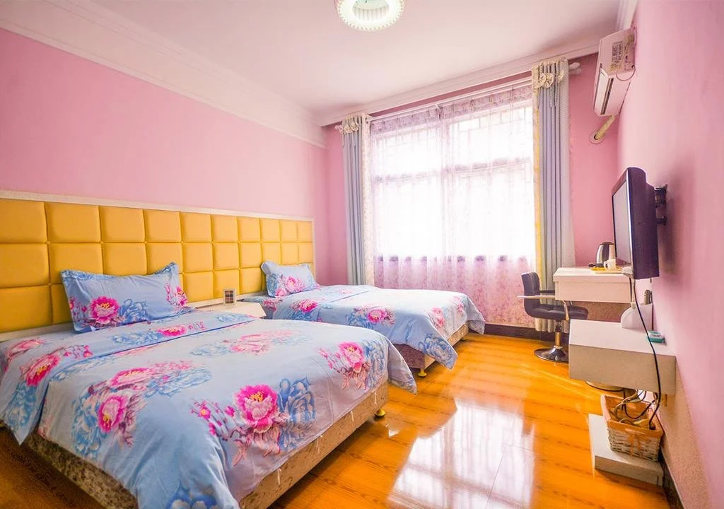 Fenghuang Joy Riverview Hotel