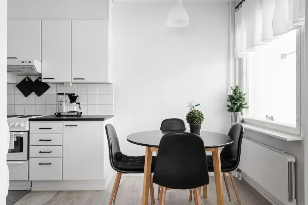 Fresh 2BR-apartment with FREE parking
