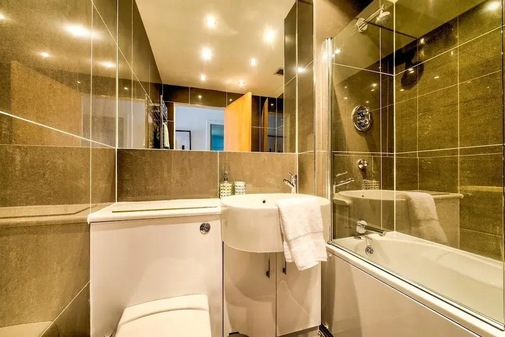 Stunning 2 Bed Apt in Merchant City With Parking