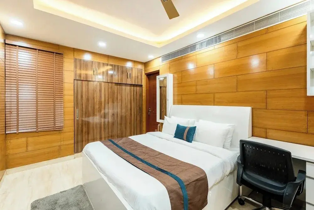 TIM Sector 51, ARTEMIS HOSPITAL 1 min walk, FORTIS & MEDANTA 4 mins drive
