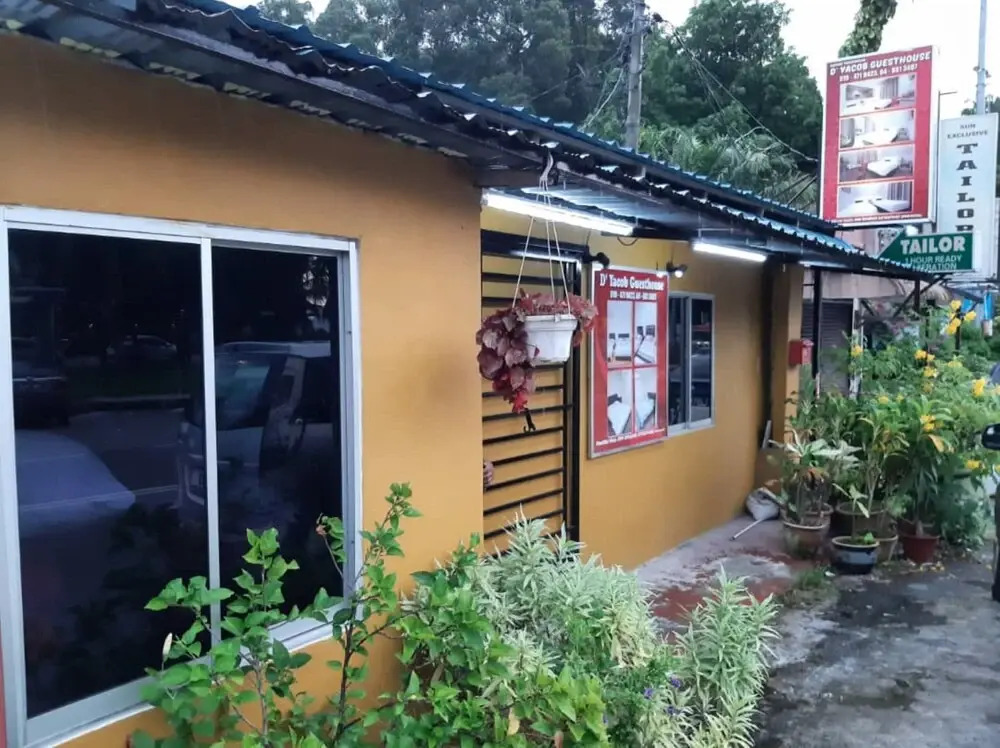OYO 90395 D'yacob Guesthouse