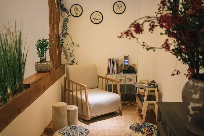 VINAWHISPER Boutique Hotel