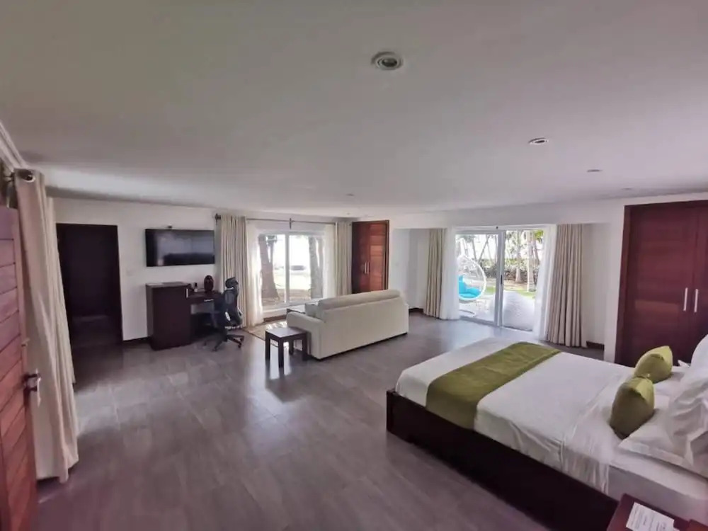 Searenity Beach Villa