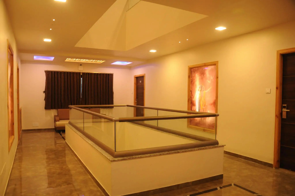 Hotel Devkinandan
