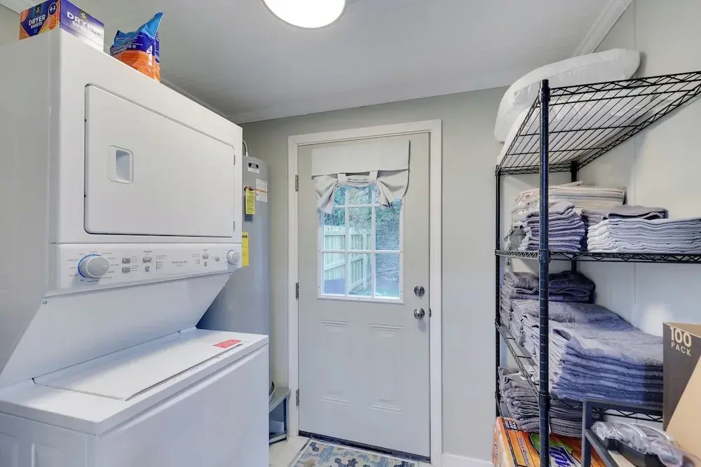 Hot Springs Home w/ Yard, Walk to Bathhouse Row!