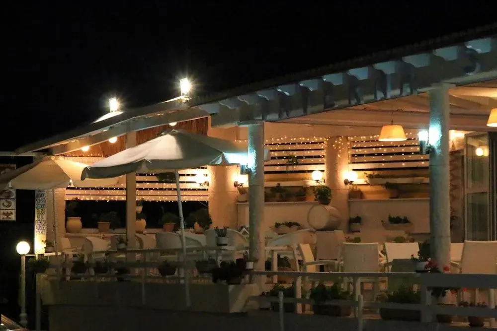 Santa Barbara Lakis Apartments
