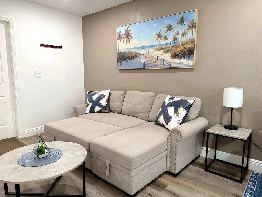 Bright 2BR Apt in Cape Coral Near Caloosahatchee River U102