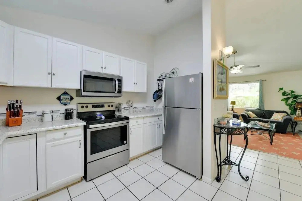 Couples Getaway Near Historic Downtown Venice