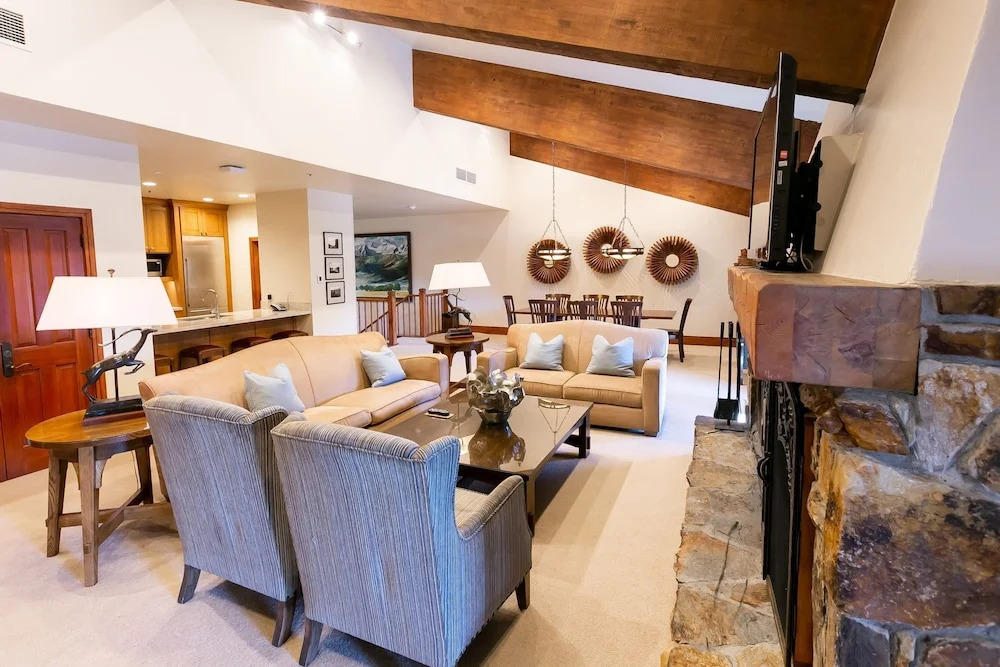 One Bedroom Townhouse with Hot Tub
