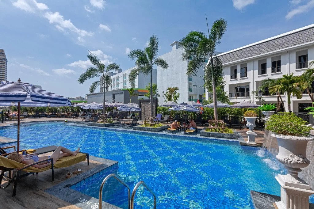 Sawaddi Patong Resort & Spa by Tolani