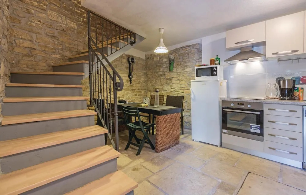 Beautiful Home in Bale With Wifi and 1 Bedrooms