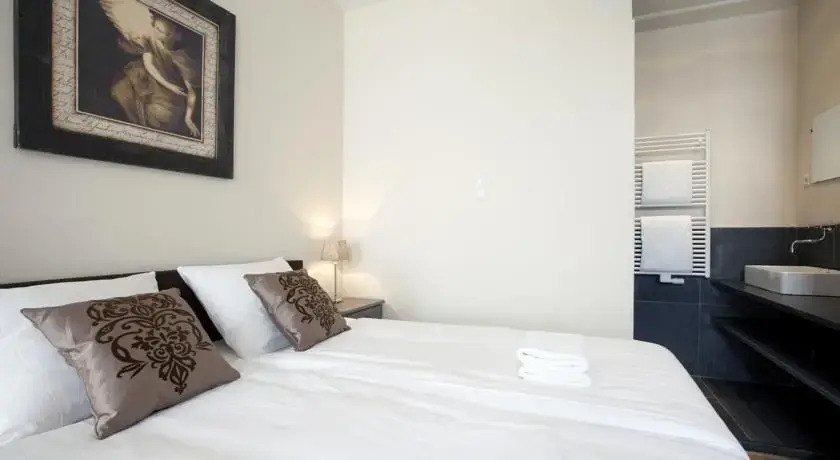 Hugo Apartments