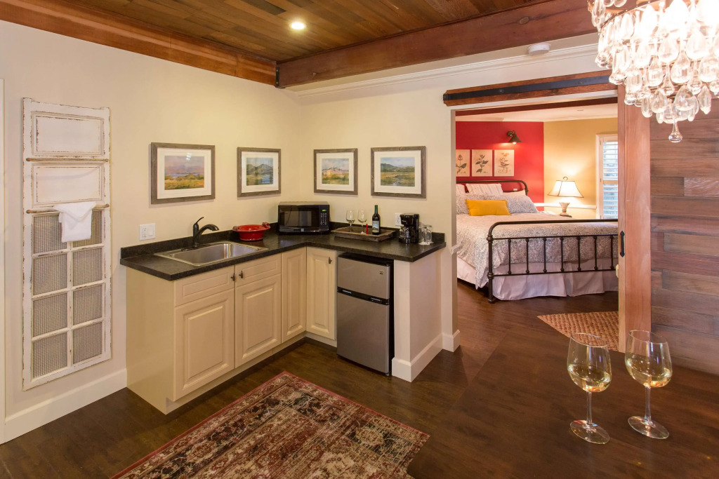 Apple Farm Inn
