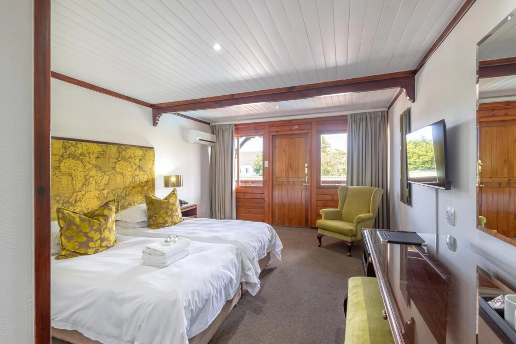 Knysna Log-Inn Hotel