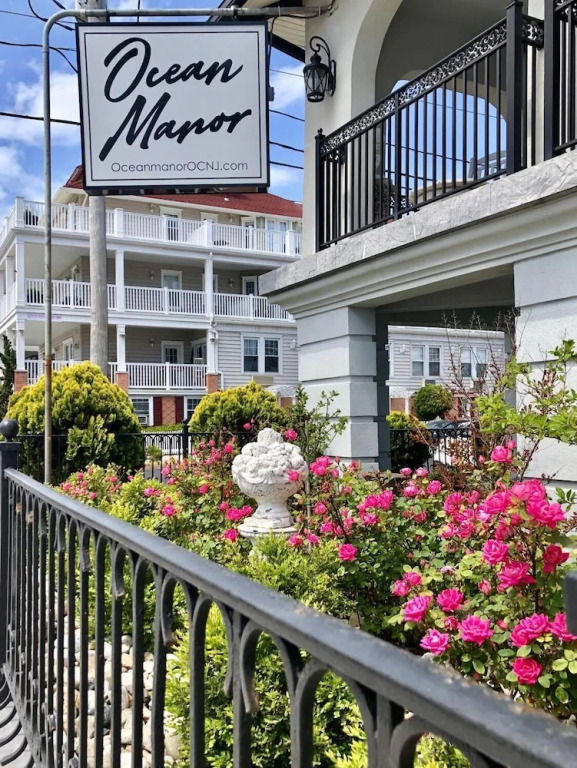 Ocean Manor 1100 Inn