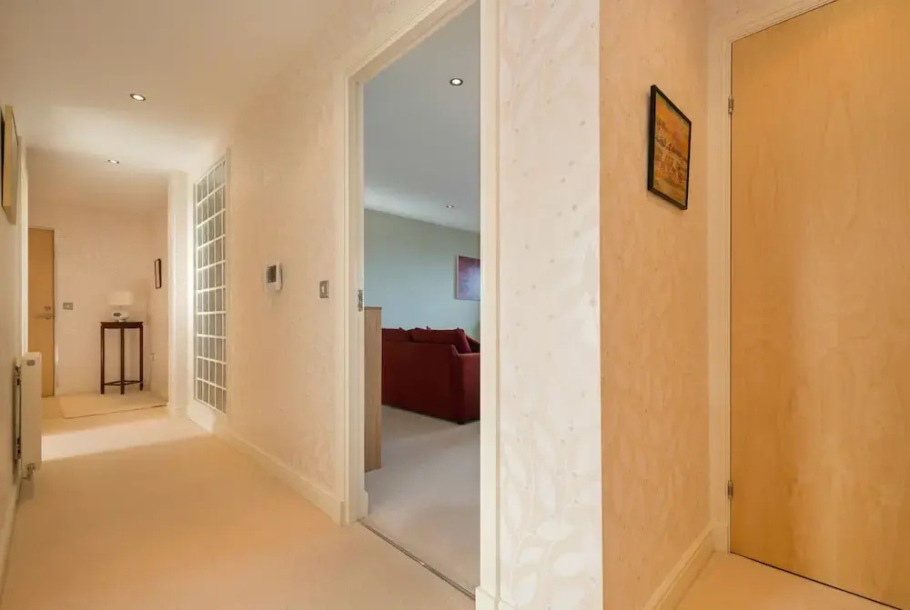411 - Corinthian Quay Apartment