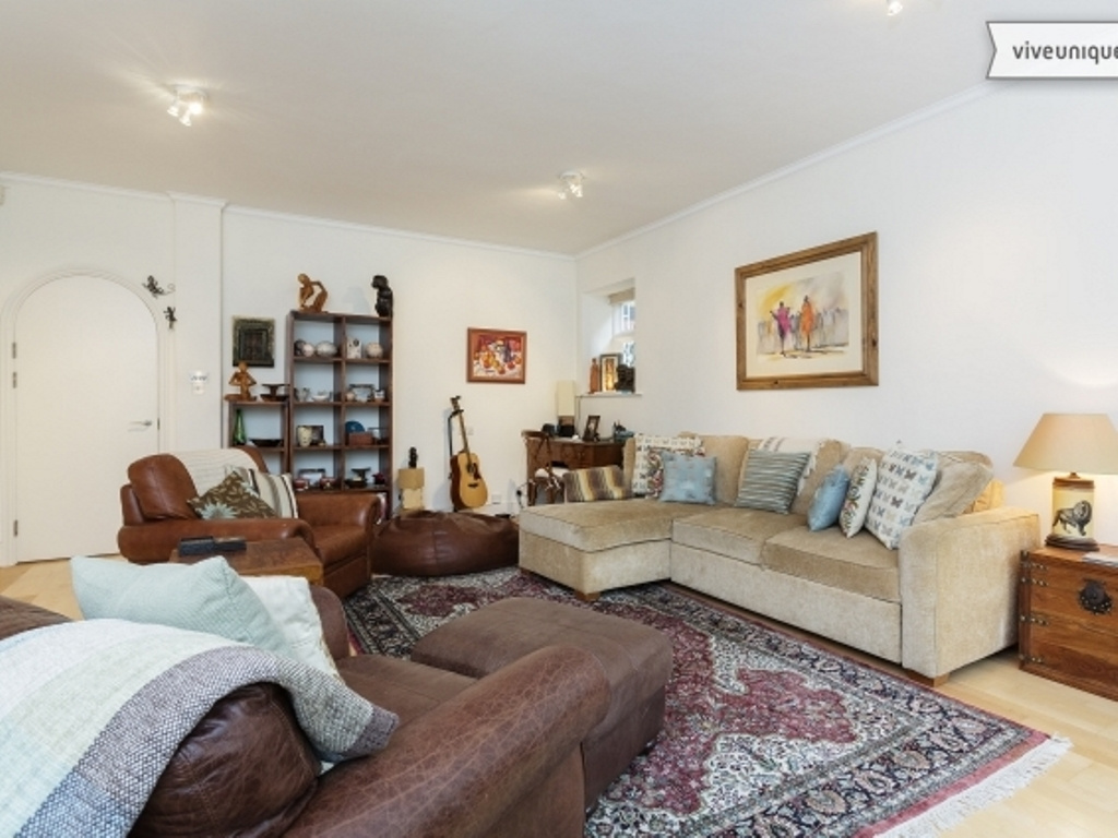 Veeve Two Bedroom Apartment in Earls Court