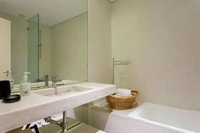 Santa Catarina Apartment - No centro da cidade com garagem, perto do TimeOut Market - Renovado