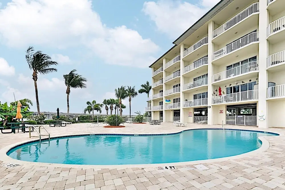 Updated Bayside Getaway: Pool, Hot Tub, Near Beach 1 Bedroom Condo