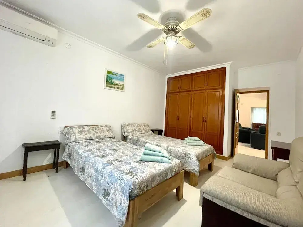 Villa in Roquetas near Beach & Pool