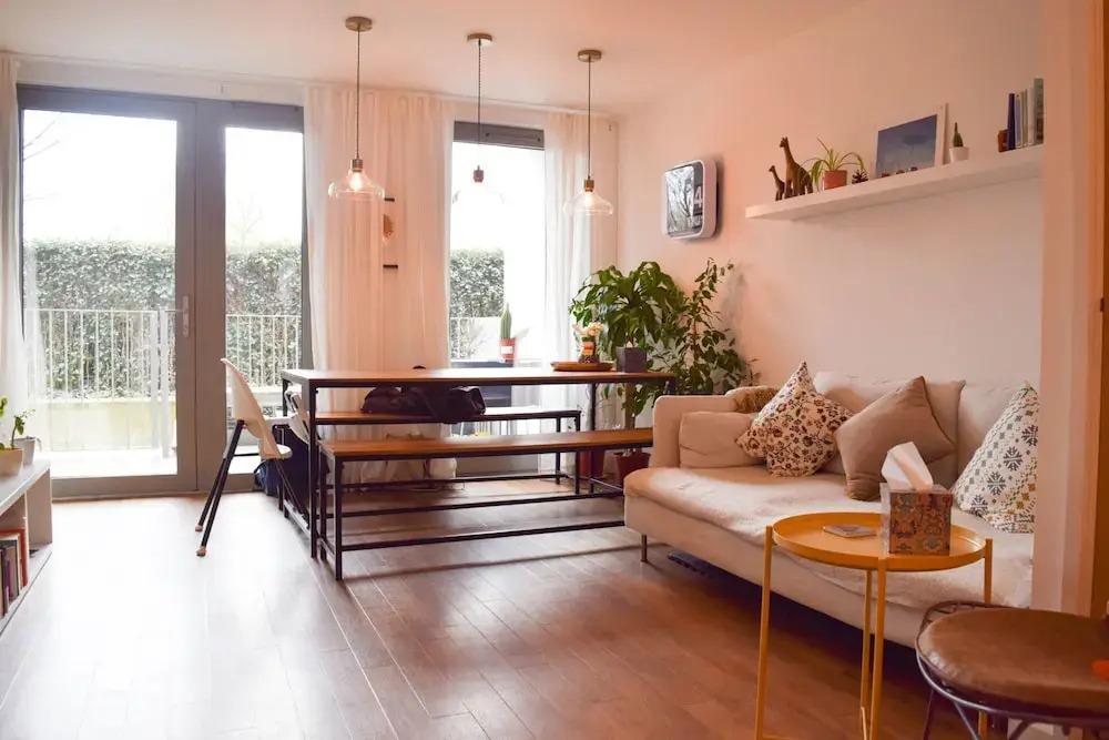 Modern 1 Bedroom House in Pontoon Dock