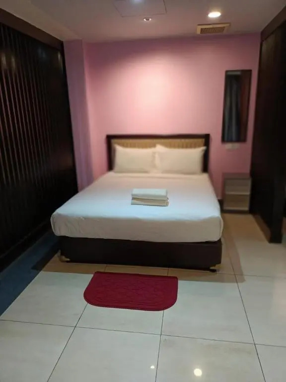 Hotel Sri Sutra PJ 222