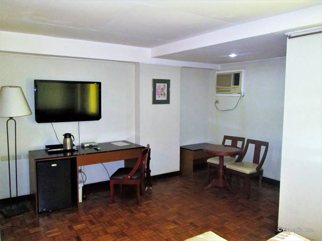 Country Village Hotel