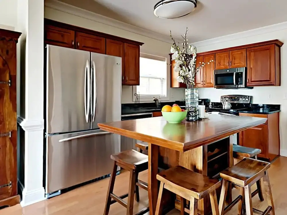 Modern 2br Within 1 Block Of Beach 2 Bedroom Condo