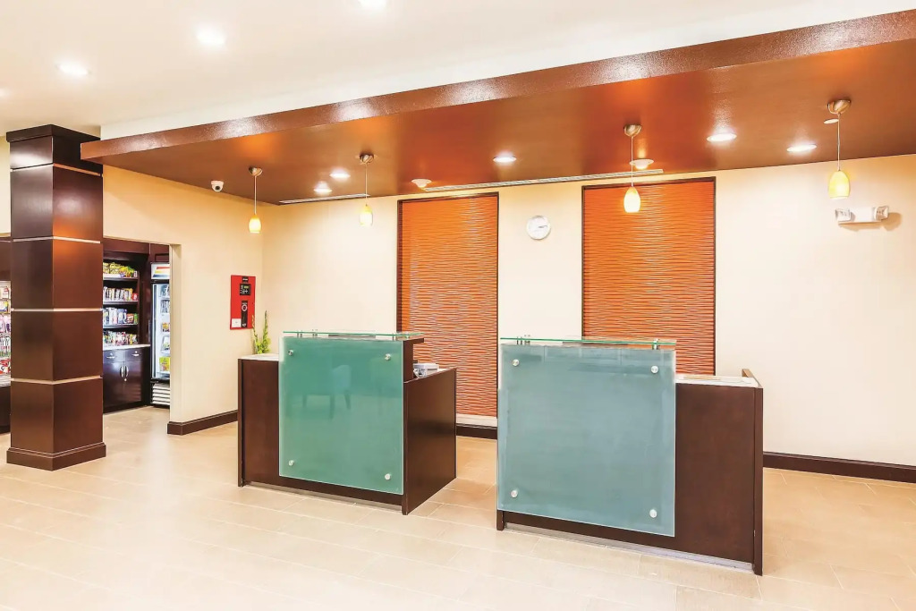 La Quinta Inn and Suites Cotulla