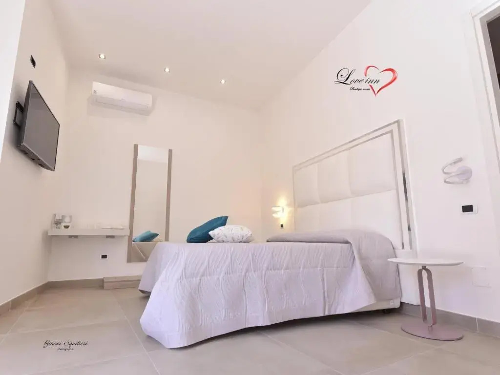 Love inn