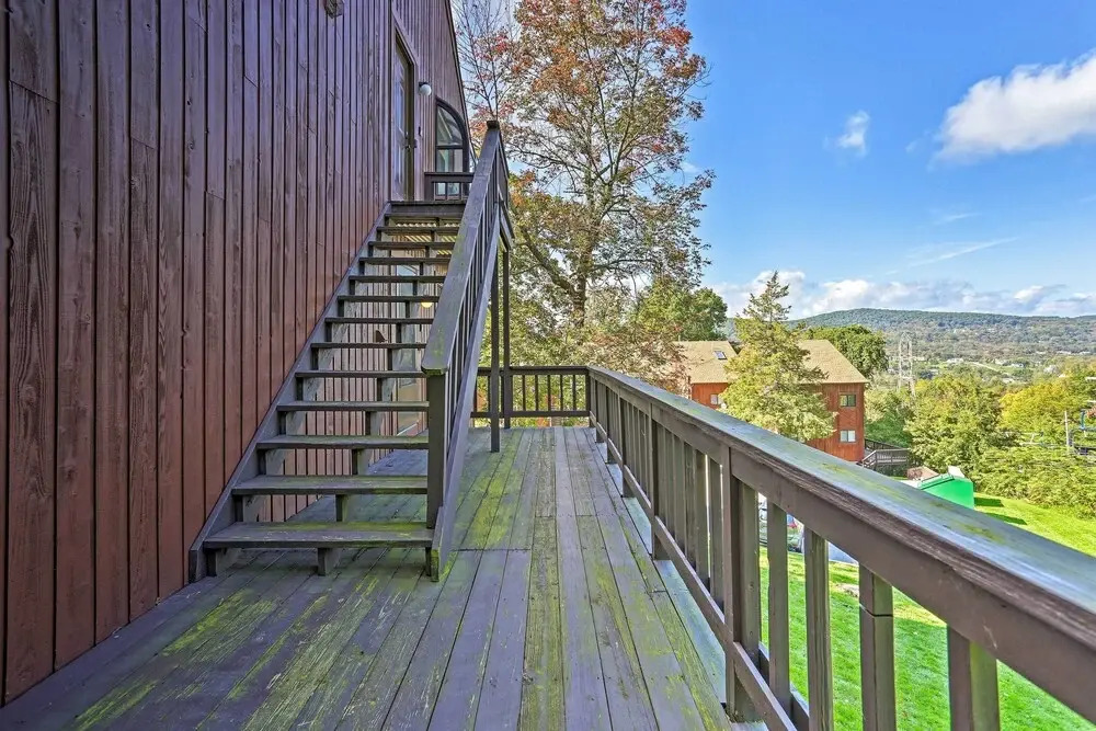 Vernon Condo w/ Deck, Near Appalachian Trail!