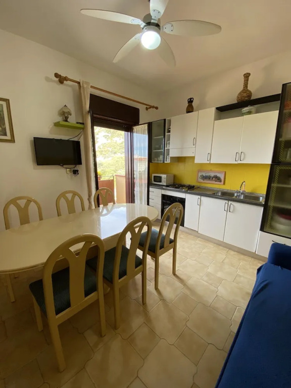 Apartment - Sleeps 5, Free Parking & Pet Friendl