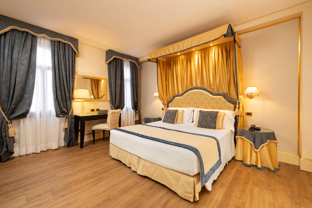 Hotel A La Commedia