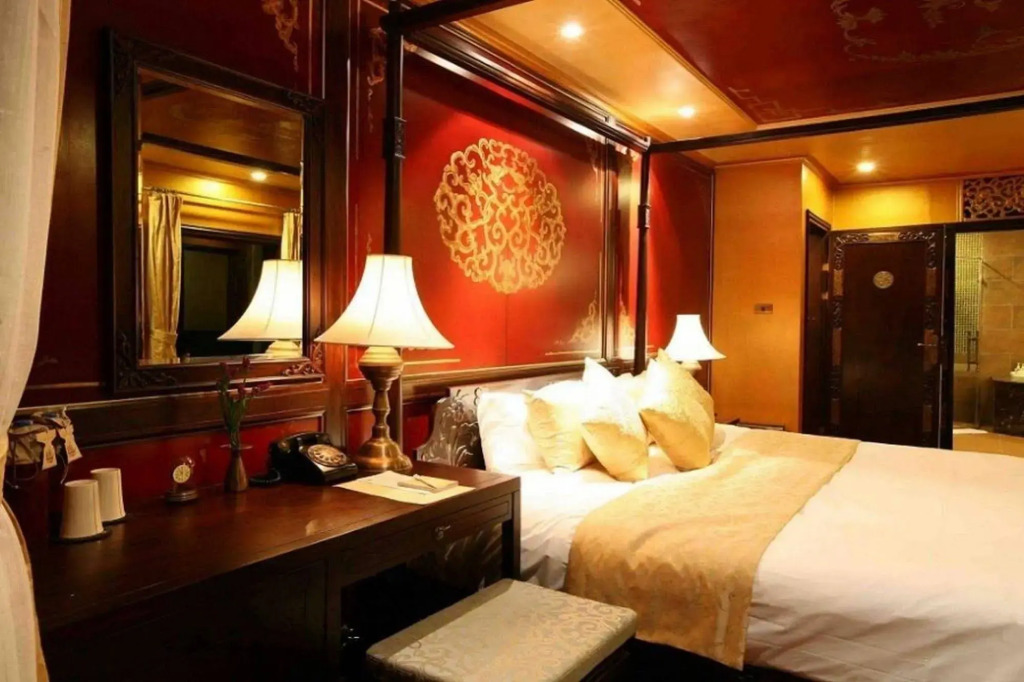 Heritage Line Violet Cruise - Halong Bay & Lan Ha Bay