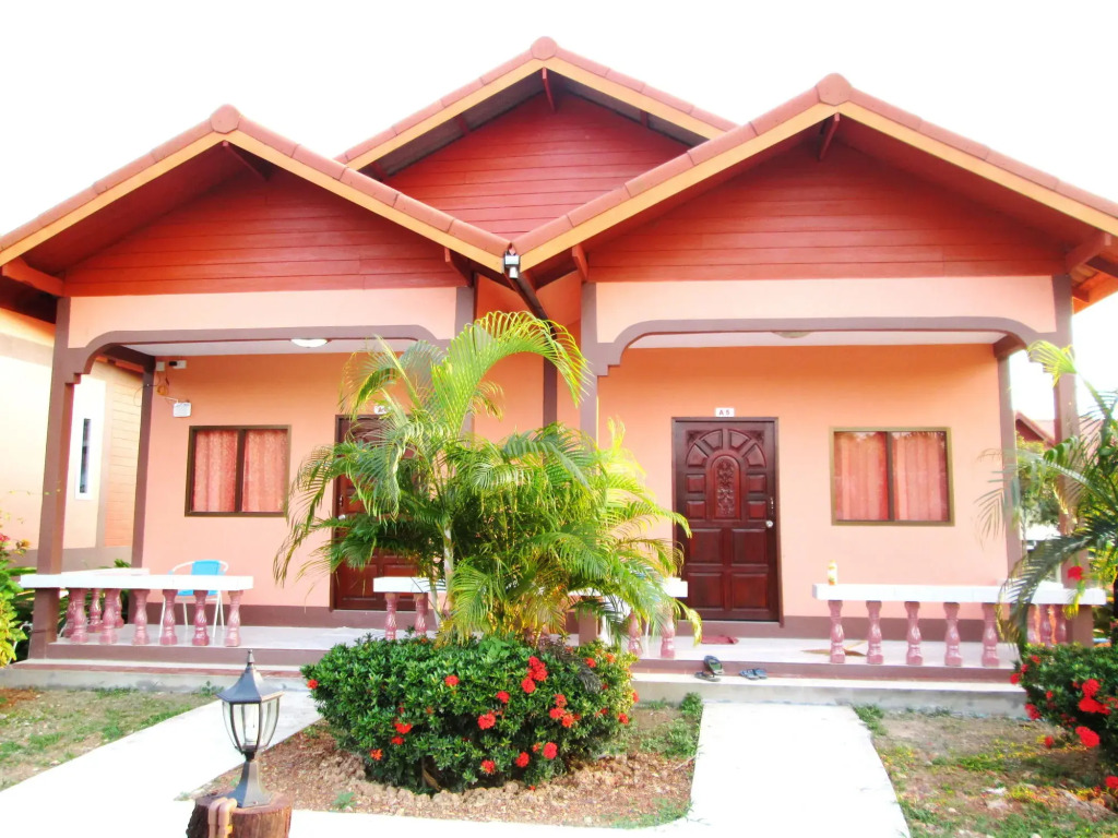 Lanta Riviera Villa Resort