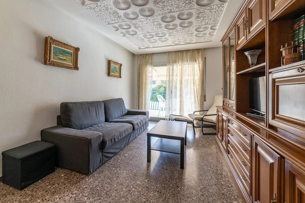 HomeHolidaysRentals Flores