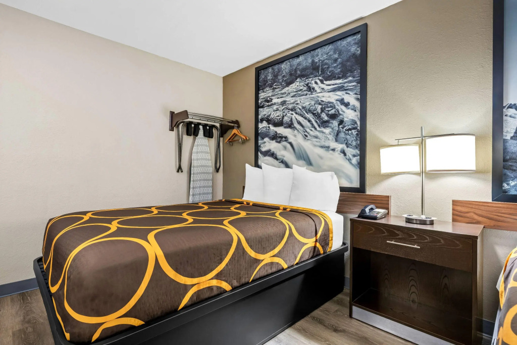 Super 8 by Wyndham Homewood Birmingham Area