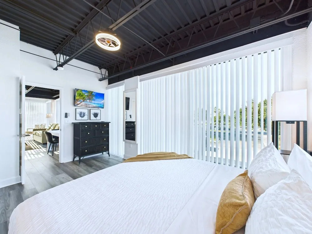 Rocket Launch View Loft Near Beach Port-unit 209