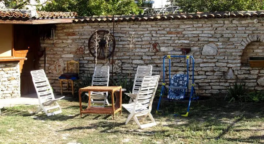 Hotel "Dvete Mecheta"