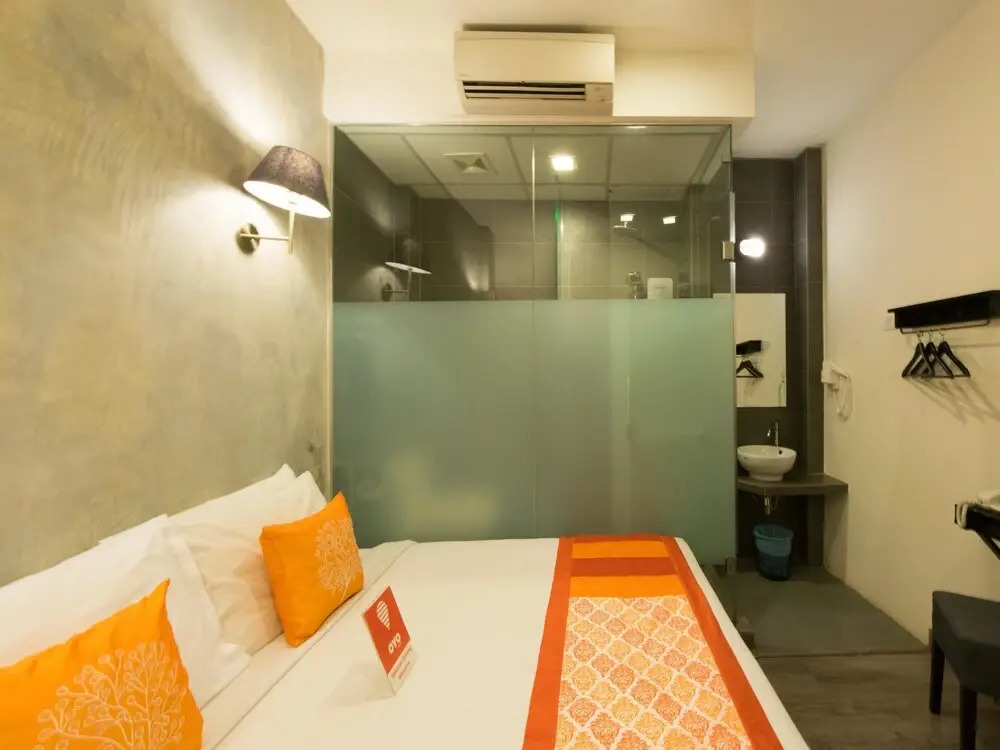 OYO 136 Ceria Hotel