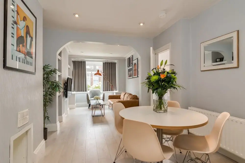 Meadowbank Place