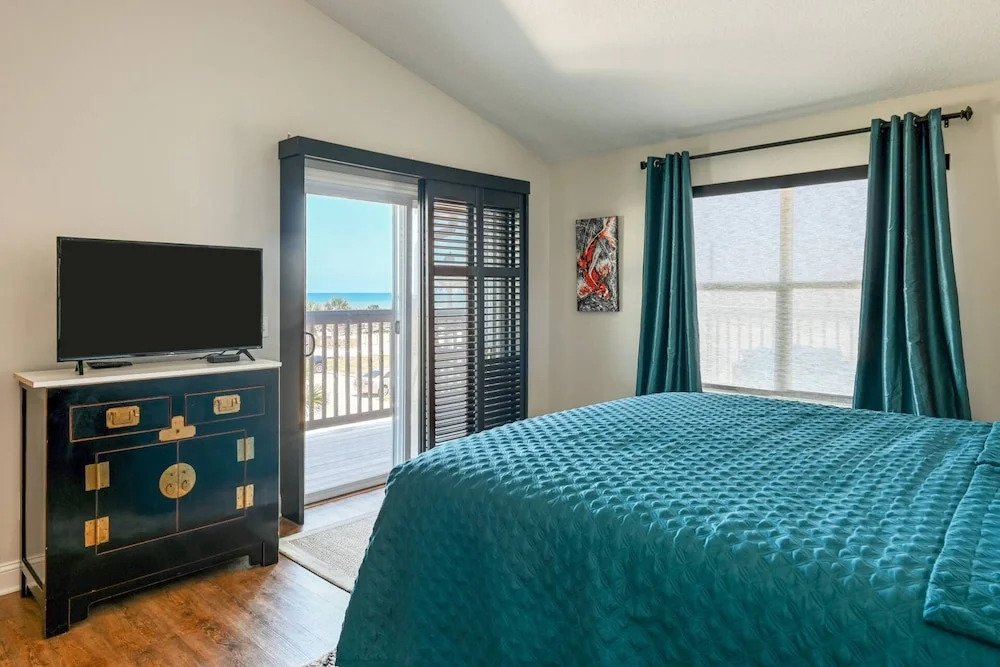 Butler Beach Bungalow